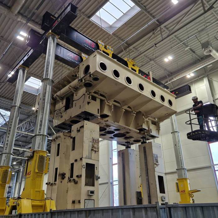 Ustawienie prasy z wykorzystaniem systemu Enerpac SBL 1100 w przestrzeni montazowej. 