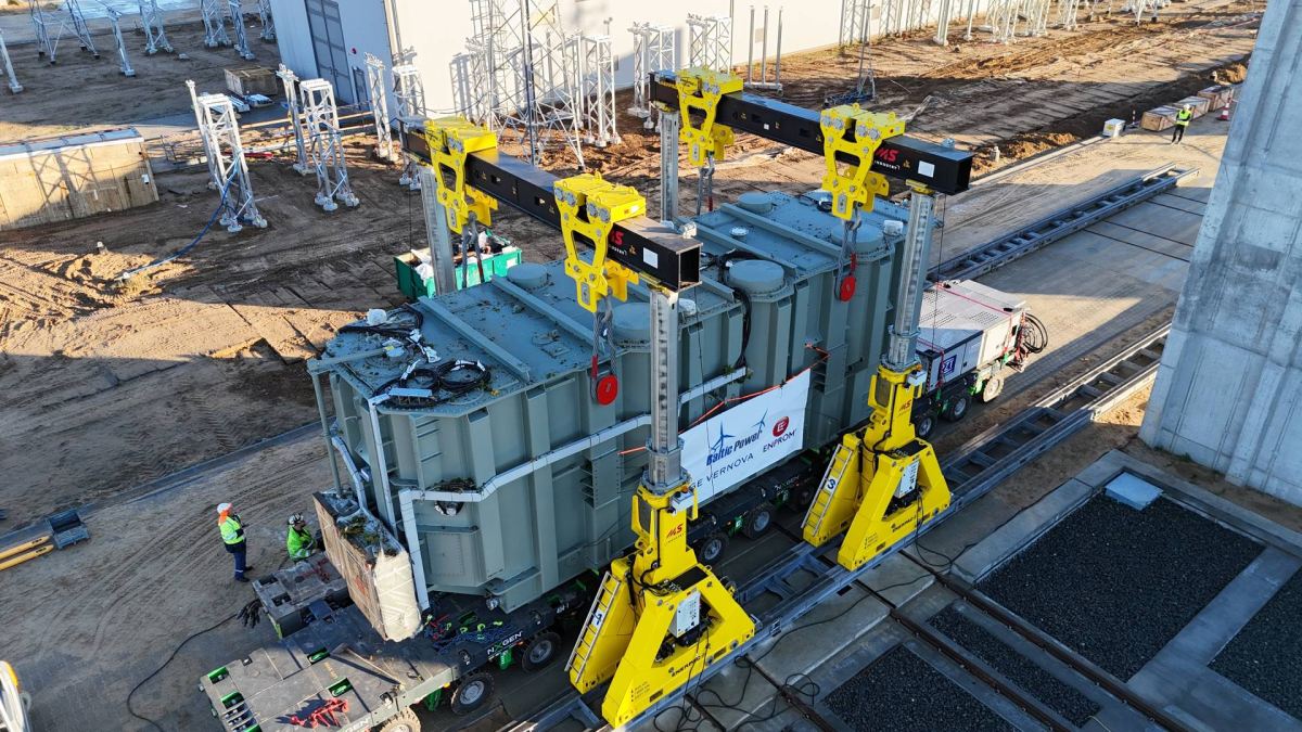 Vykládka a umístění transformátorů o hmotnosti 354 tun