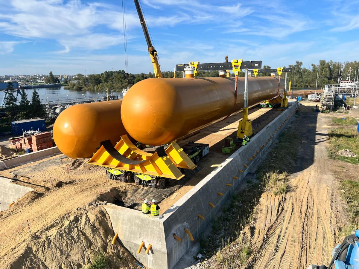 Rozładunek zbiorników o wadze 400 ton