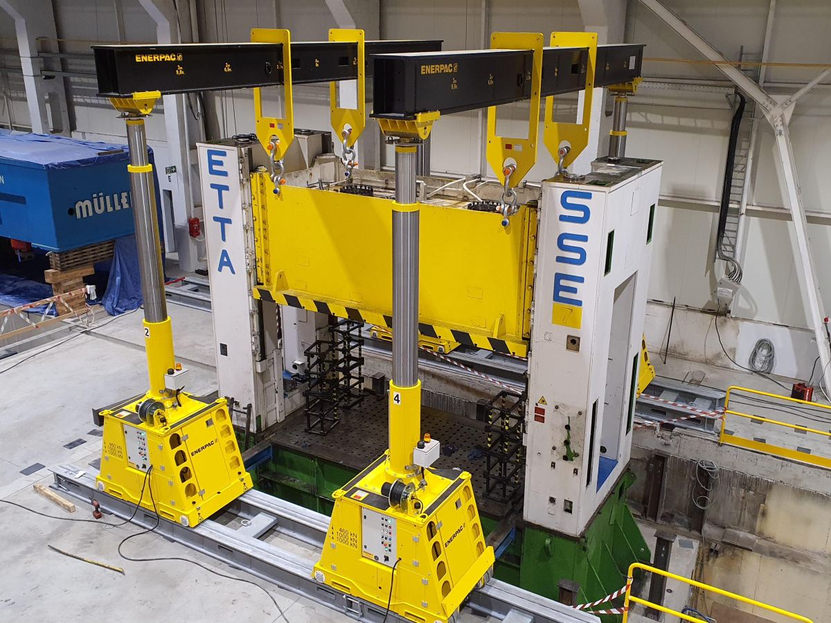 Demontáž a nakládka lisu Rovetta